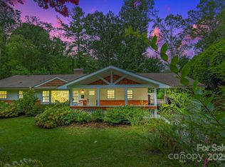 227 S Laurel Cir, Black Mountain, NC 28711
