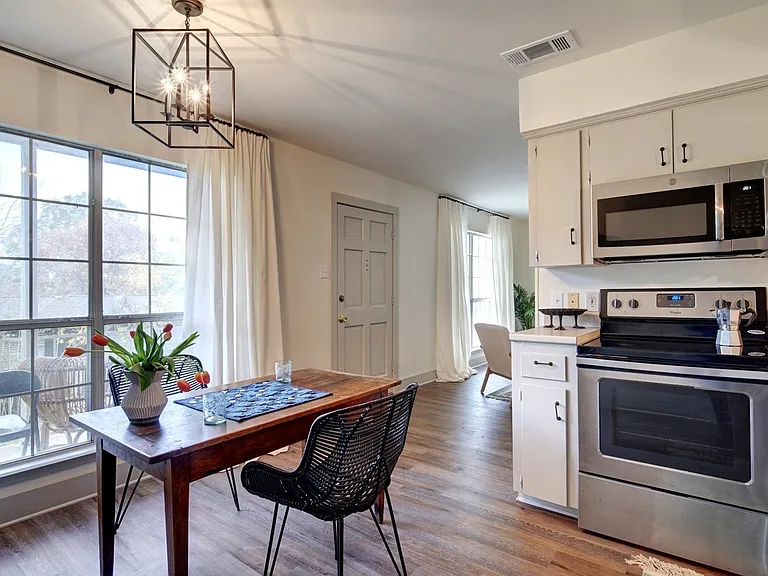 5609 Woodrow Ave #203 — Photo 9