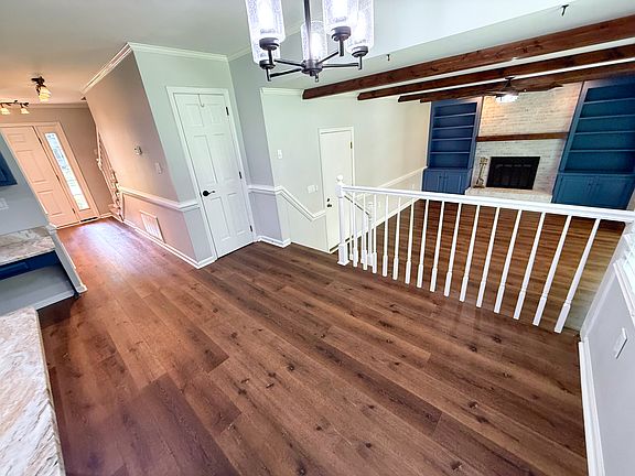 4th image of 111 Stone Lake Ct