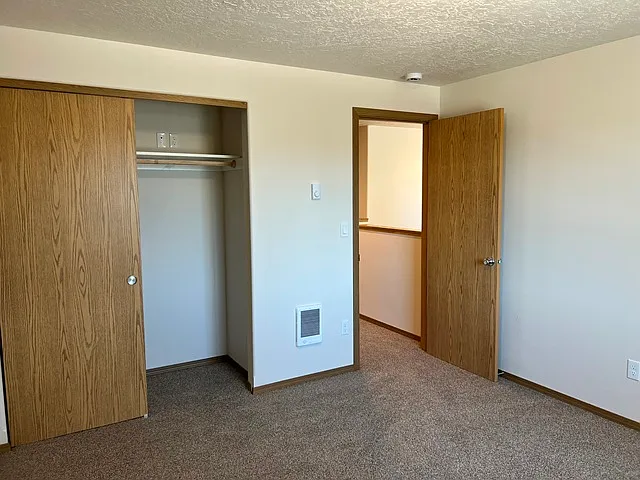 389 Clover St — Photo 13