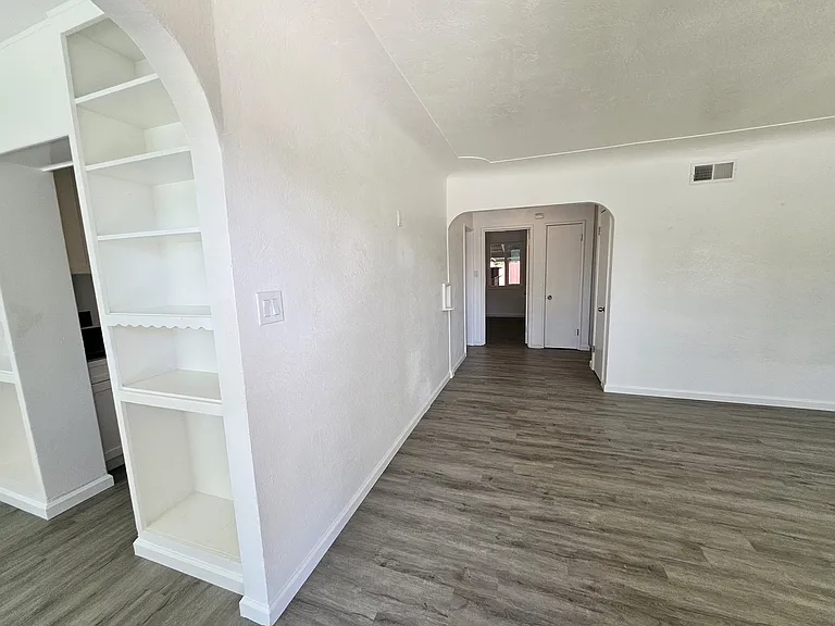 516 S Veach Ave — Photo 8