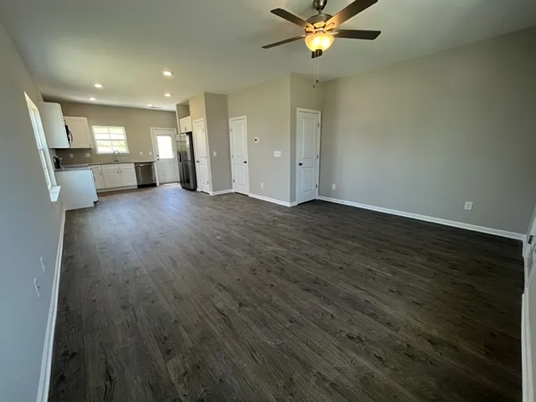 218 Tara Ct — Photo 3
