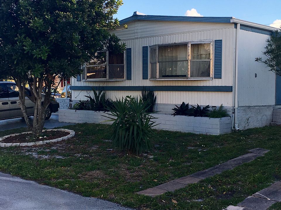 1st image of 300 Nw 49th Street