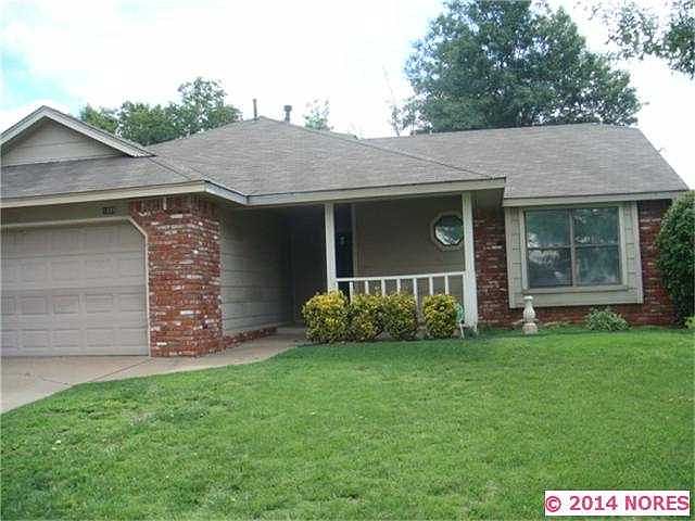 1st image of 1009 N Aster Ave