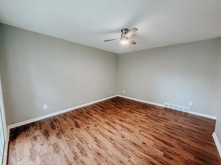1408 Clayton Ct — Photo 5