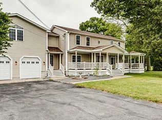 105 Watuppa Ave, Tiverton, RI 02878