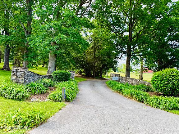 2nd image of 1710 Murphy Myers Rd