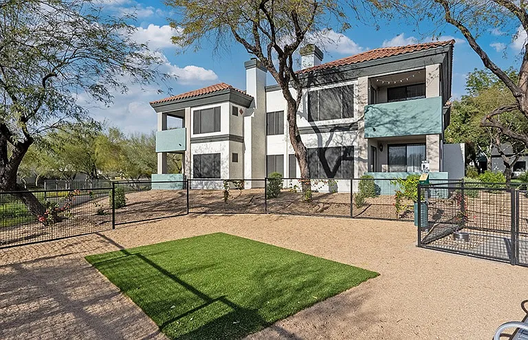 Bella Vista Apartment Homes — Photo 23