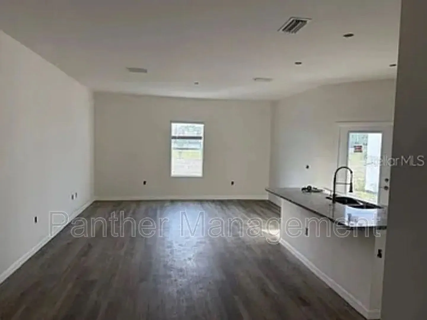 3 bed, 2.0 bath, 1508 sqft, $1,795 — Photo 2