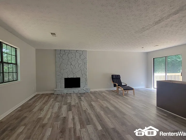 1909 Suwanee Valley Rd — Photo 5
