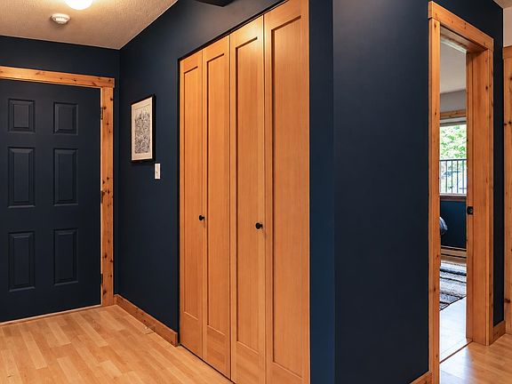 2nd image of 622 Farnham Rd #30