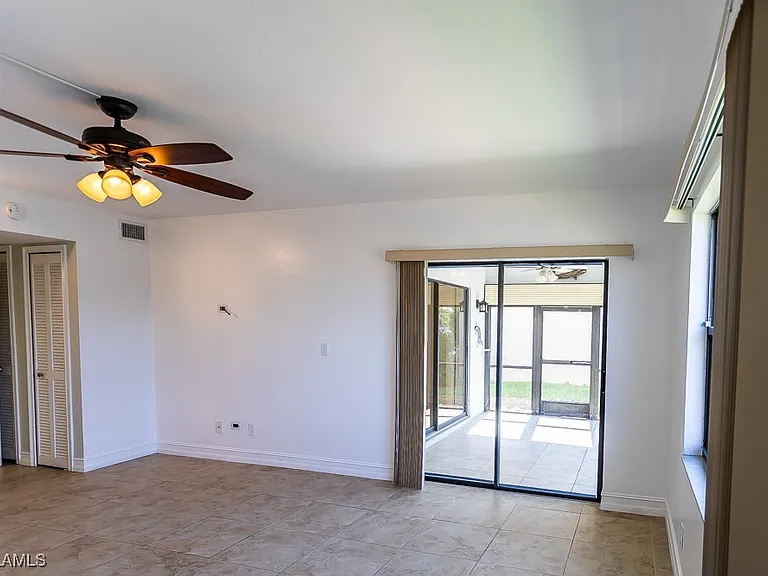 1110 SW 48th Ter #A-101 — Photo 30