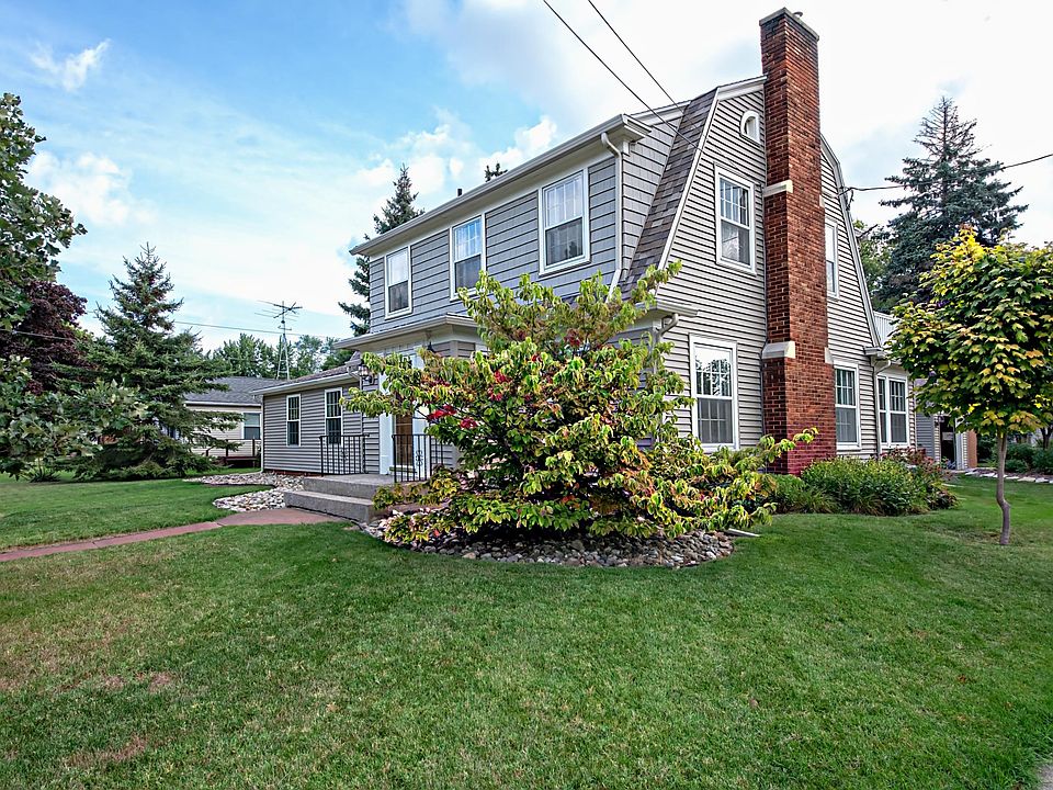 1st image of 1819 Langley Ave