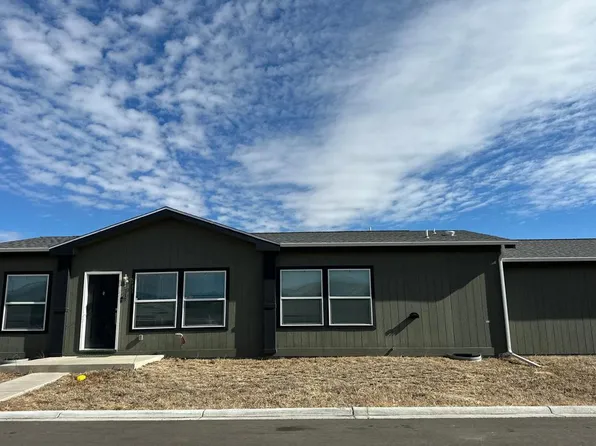111 Juniper Cir, Log Lane Village, CO 80705