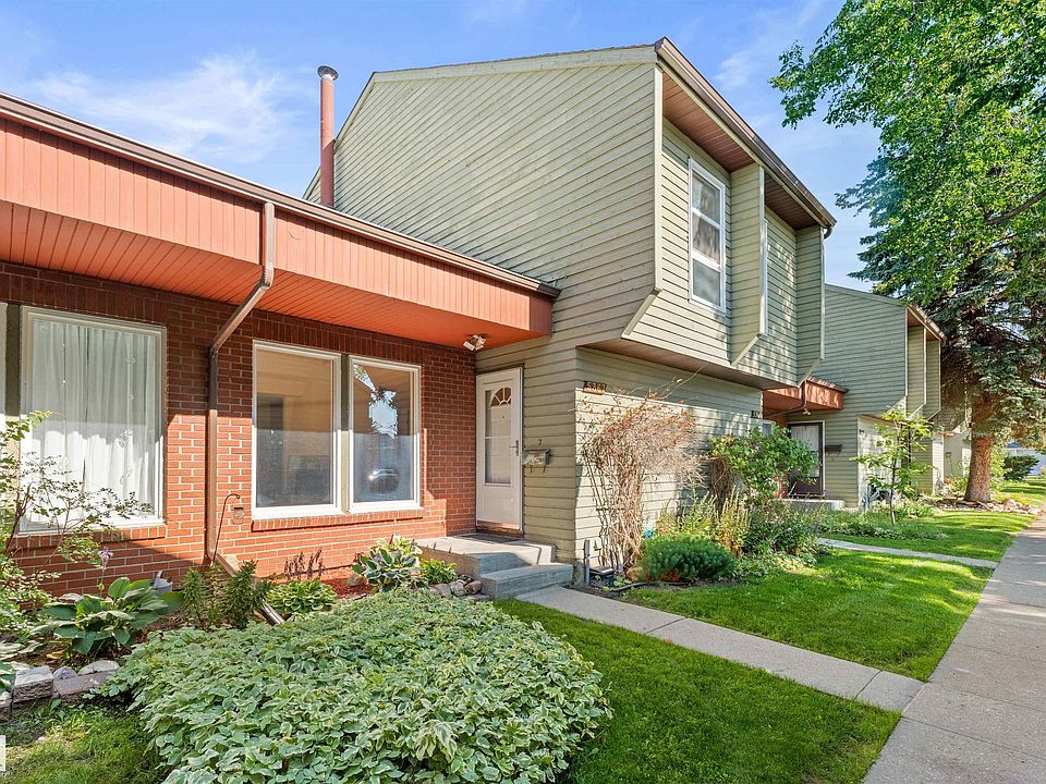 1st image of 5367 Hill View Cres NW
