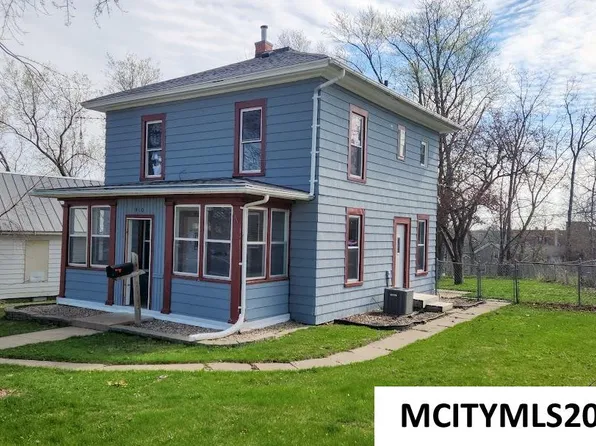 410 Clinton St, Charles City, IA 50616