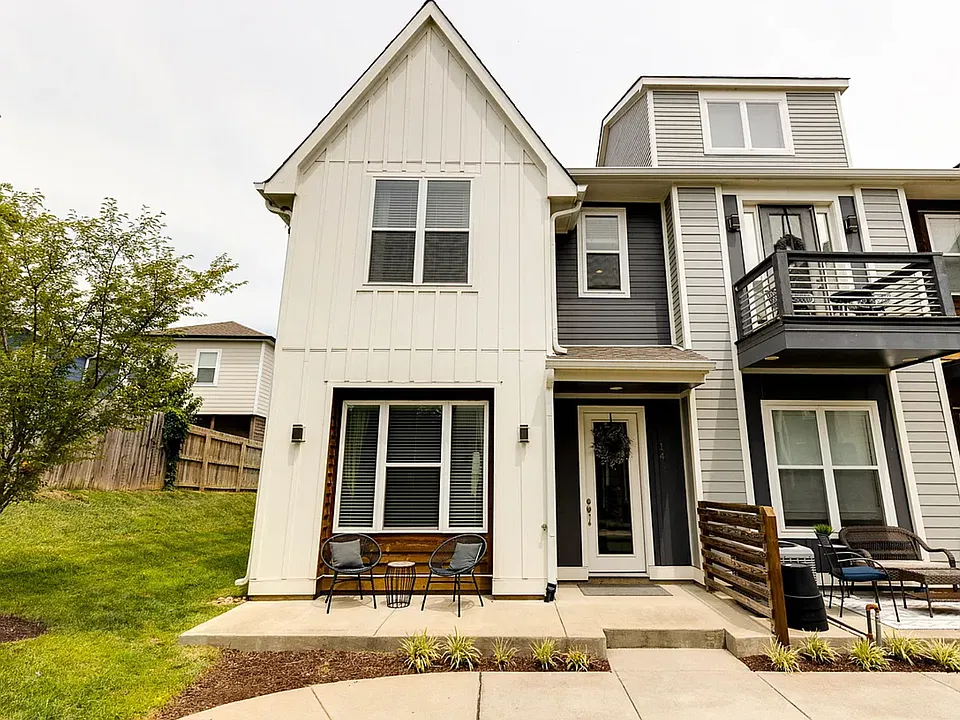 700 James Ave #14