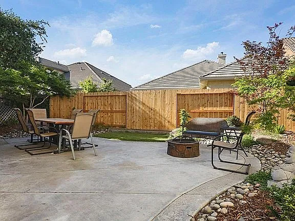 1601 Barkley Ln — Photo 35