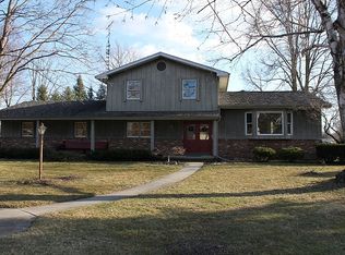 426 Brenot Ct, Blissfield, MI