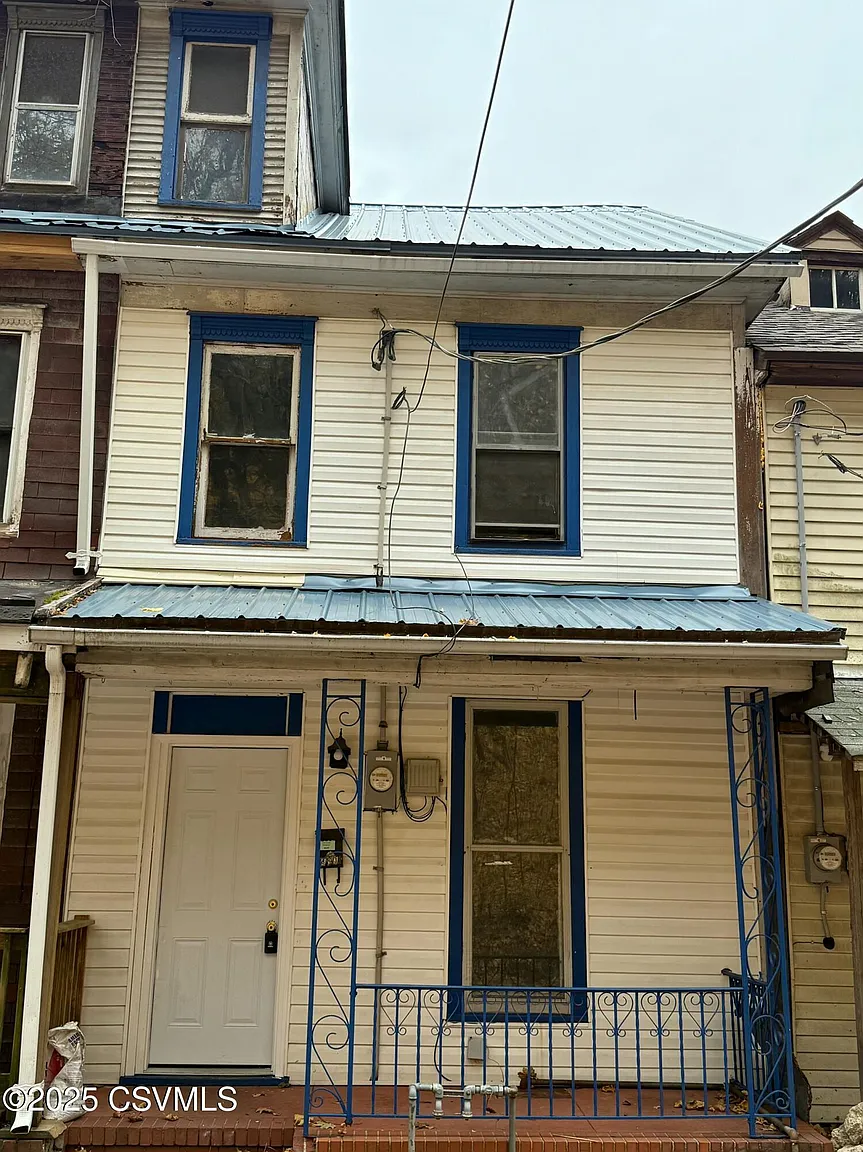 303 S Rock St photo 1