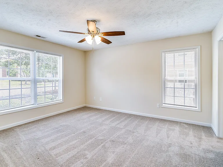 Burton Wyndfall Apartments — Photo 14