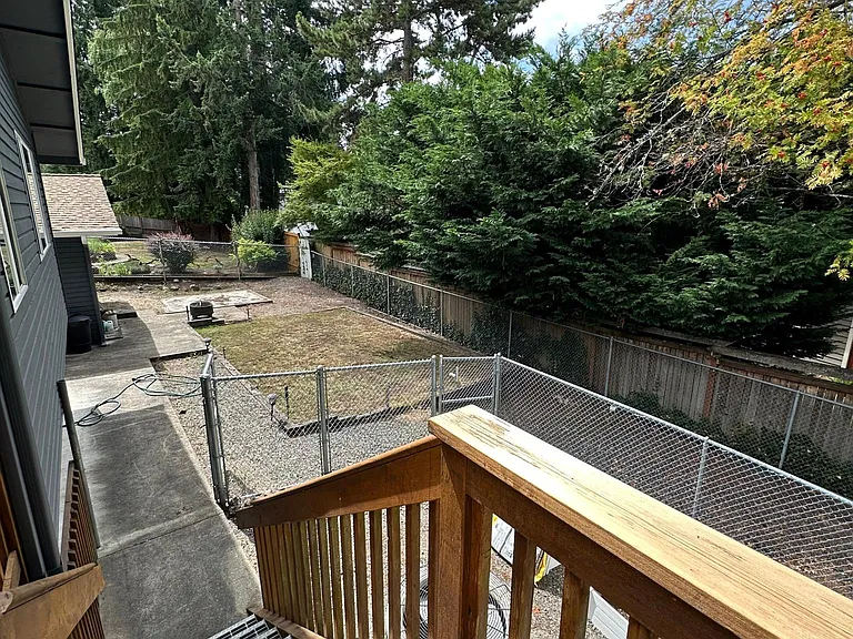 2241 169th Ave NE — Photo 25