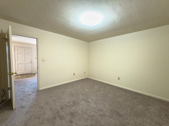 4th image of 104 Hounds Chase Ln SW APT 32