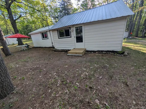 3821 S Townline Rd, Prudenville, MI 48651