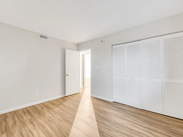 201 W Laurel St #607 — Photo 9