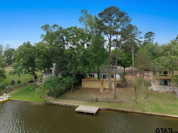 1221 Chateau Ln, Lindale, TX 75771