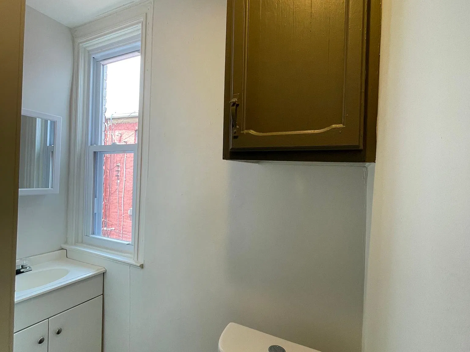 817 E Philadelphia St — Photo 4