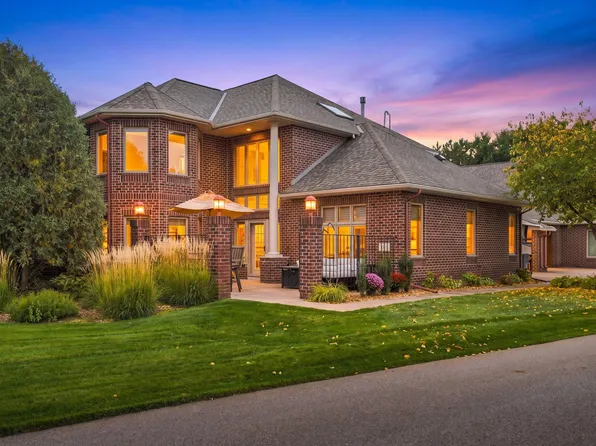 243 W Canyon Dr, Hudson, WI 54016