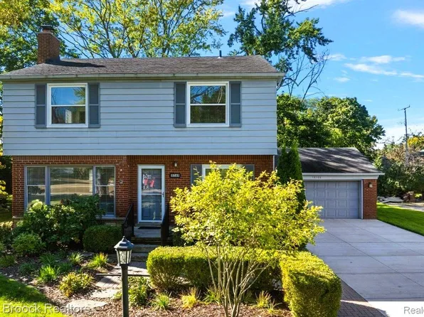 18569 Riverside Dr, Beverly Hills, MI 48025