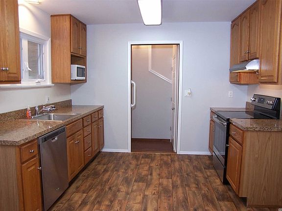 3rd image of 492 Avondale Dr