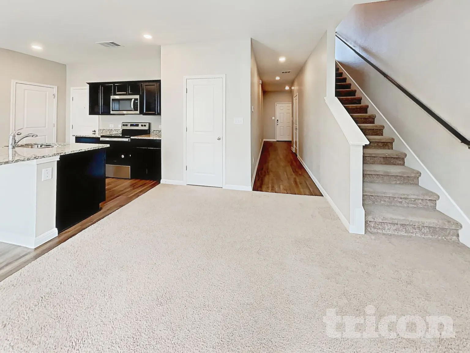 144 Peony Lane Jarrell TX — Photo 2