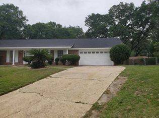 6495 Hermitage Dr, Pensacola, FL 32504