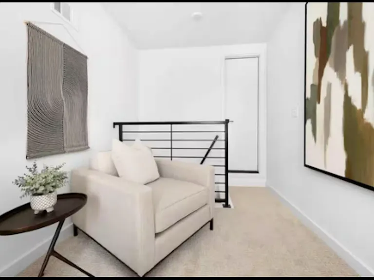 406 SE G St — Photo 9