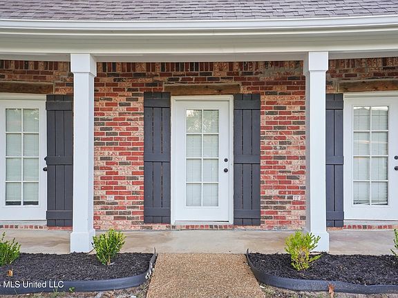 4th image of 1007 Riverchase North Dr