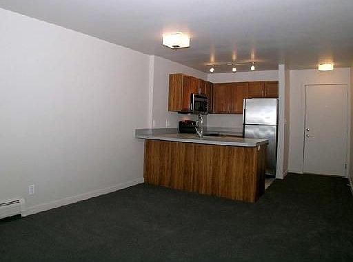 3rd image of 400 Hillside Ct APT 101