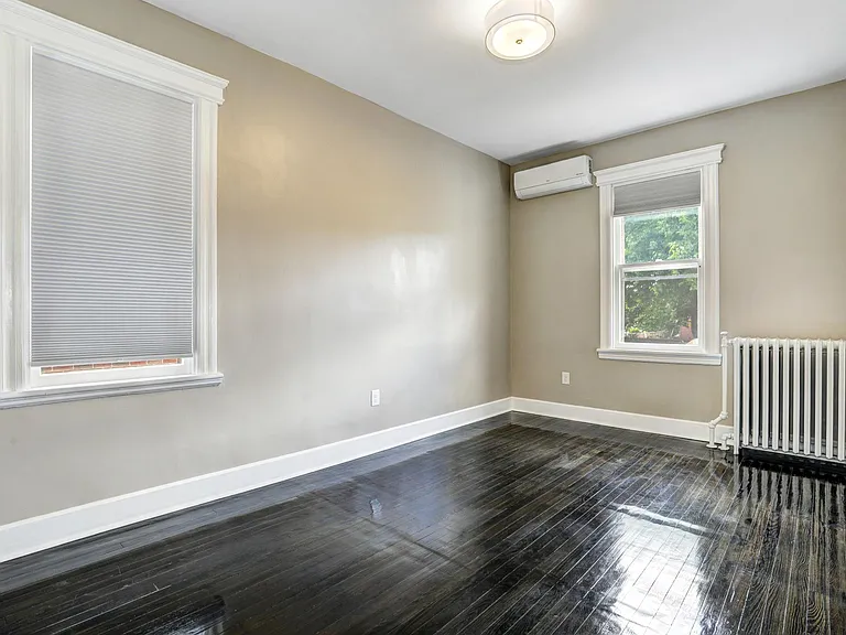 253 Born St #1 — Photo 18