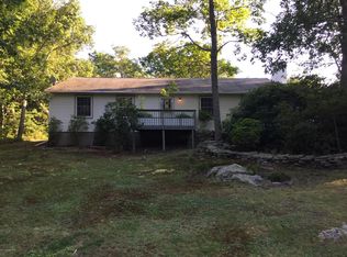 54 Woodlyn Acres Rd, Hawley, PA 18428