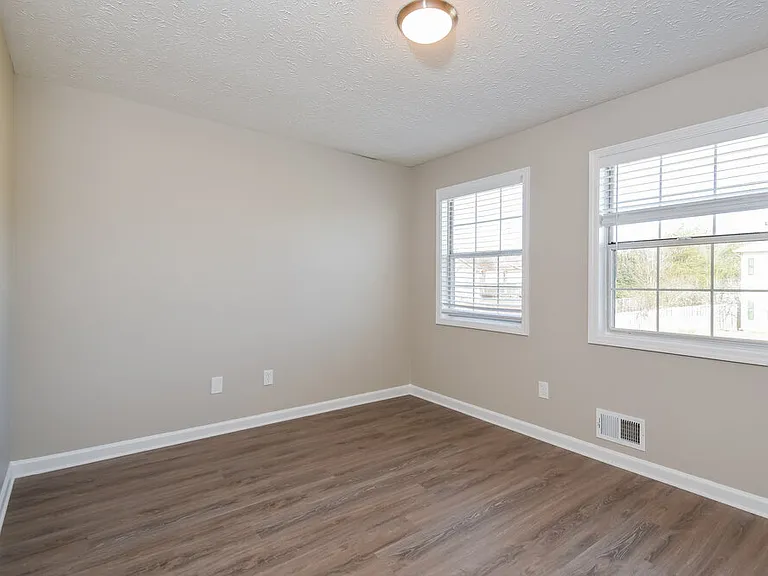 2282 Martingale Ln — Photo 16