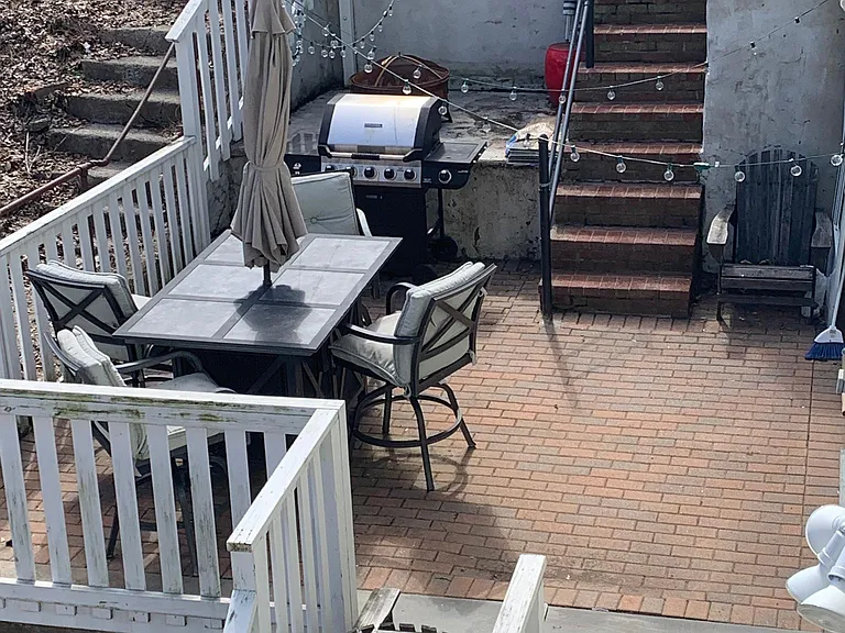 68 Bellingham Ave — Photo 9