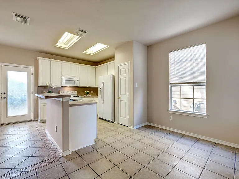 16535 Cairngrove Ln — Photo 6
