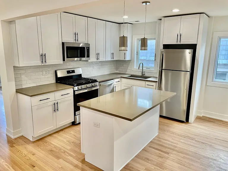 4628 N Winchester Ave #3W — Photo 2
