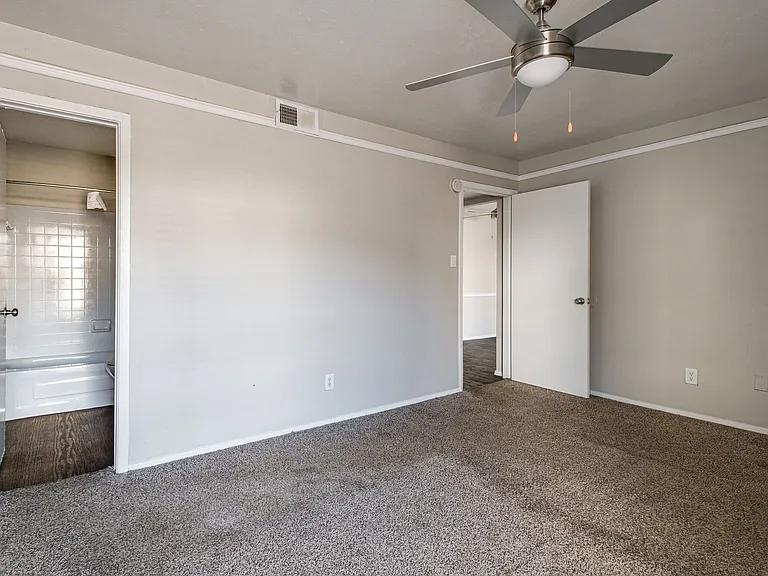 Barrett Apartment Homes — Photo 73