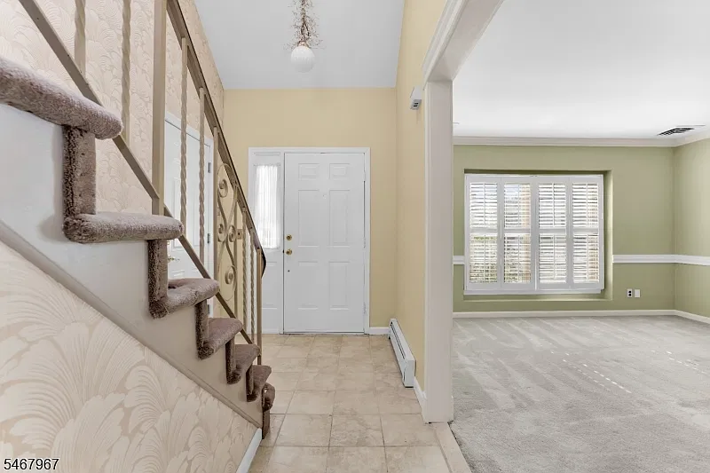 4 bed, 2.5 bath, $4,000 — Photo 4