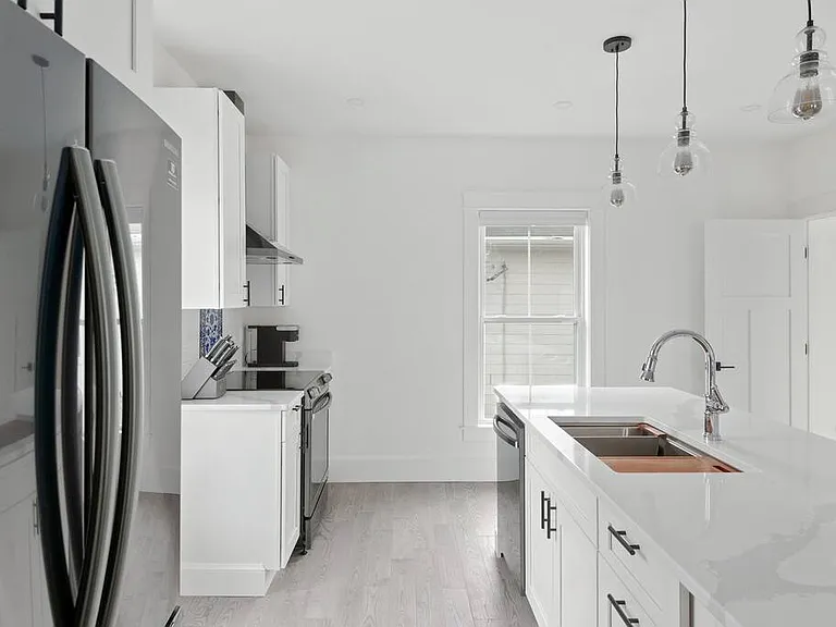 33 Pitt St #4 — Photo 19