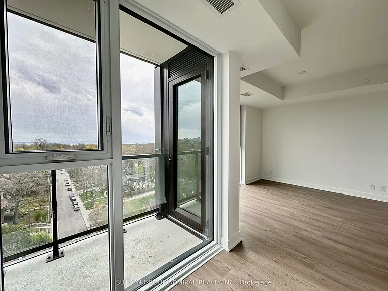 1660 Bloor St W #903 — Photo 13
