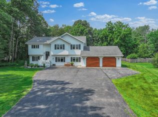2469 Lakeview Dr, Suamico, WI 54173